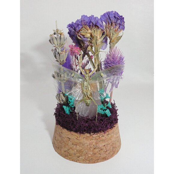 Praying Mantis Crystal & Flowers Oddity Jar insect taxidermy curiosity dome goth - Picture 3 of 15